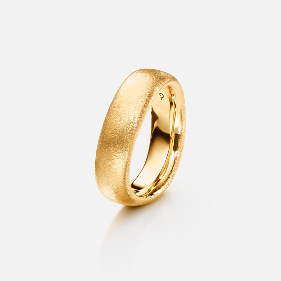 Men's Love Ring No 6 in 18 Karat Yellow Gold | Ole Lynggaard 