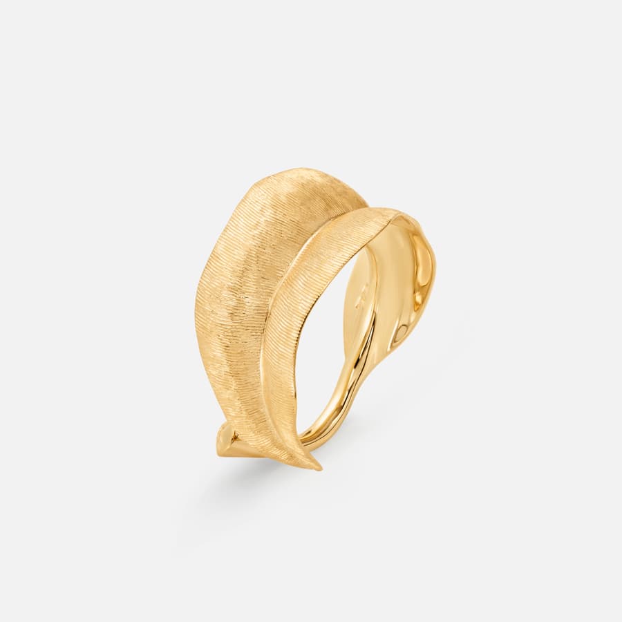 Leaves Collection Ring in yellow gold   |  Ole Lynggaard 