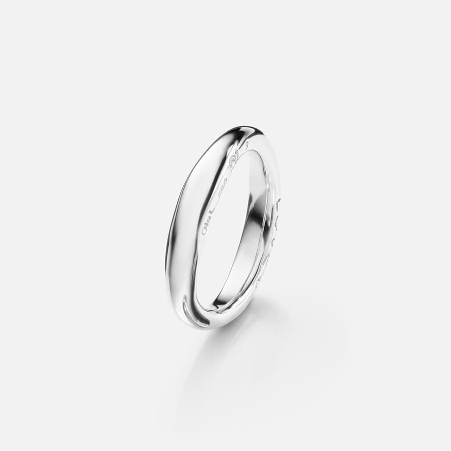 Love Ring No 3 in 18 Karat Polished White Gold | Ole Lynggaard 