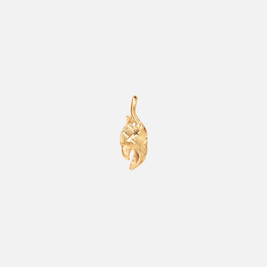 Young Fish Claw pendant small in 18 karat yellow gold | Ole Lynggaard